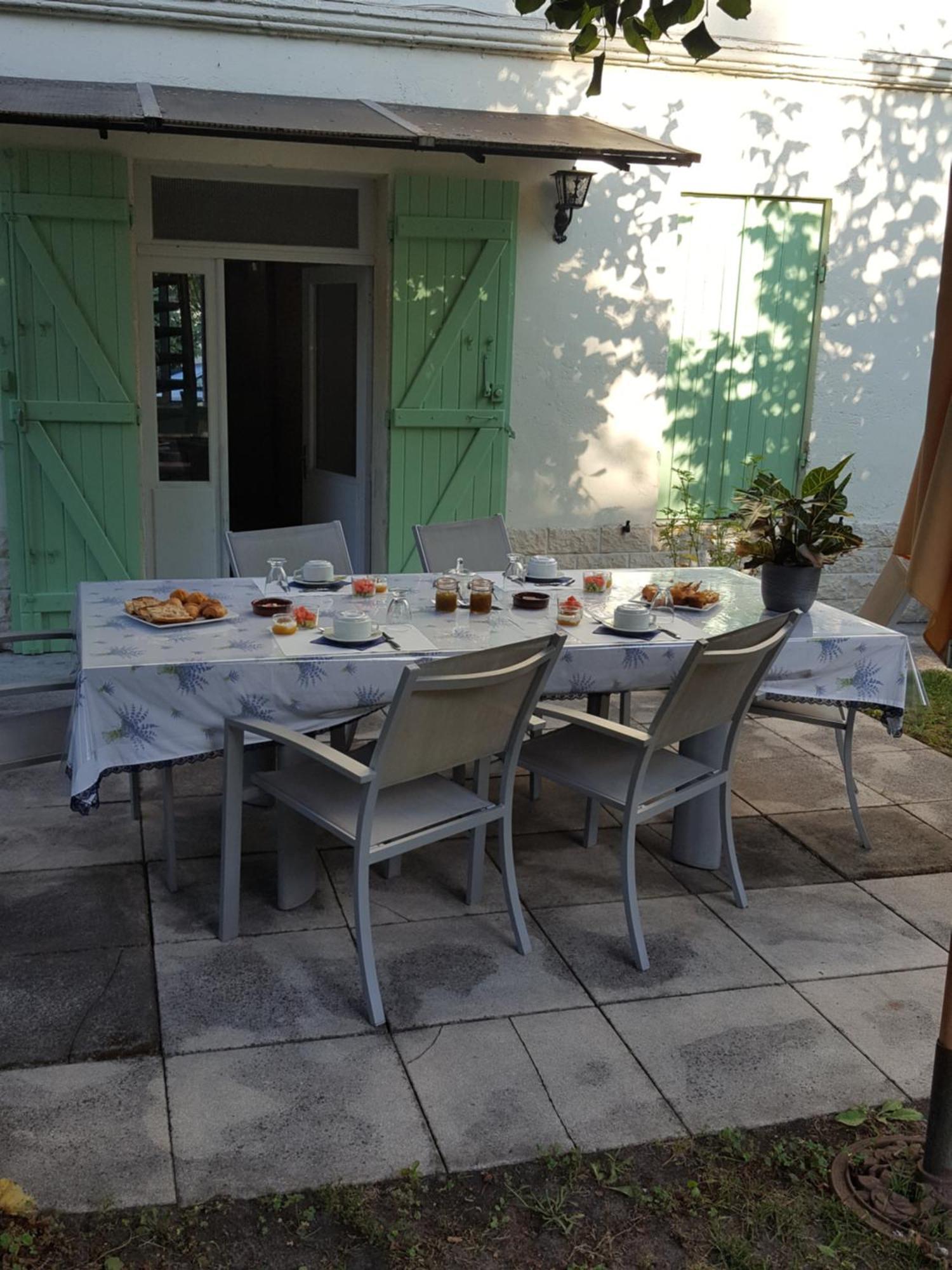 Louchats Chez Alexandra Bed & Breakfast エクステリア 写真